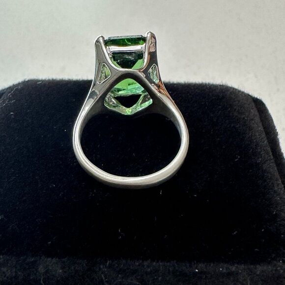 Large Green Gemstone Ring sz 6, with 18k GE Band - Picture 7 of 9